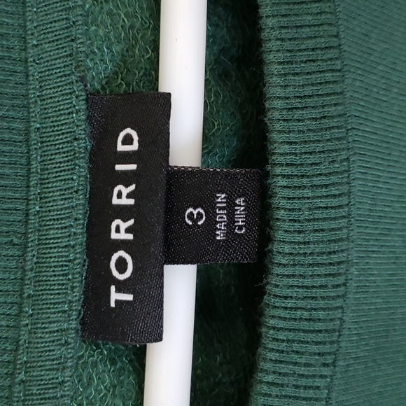 TORRID Sweatshirt Size 3(22/24) - Picture 3 of 8